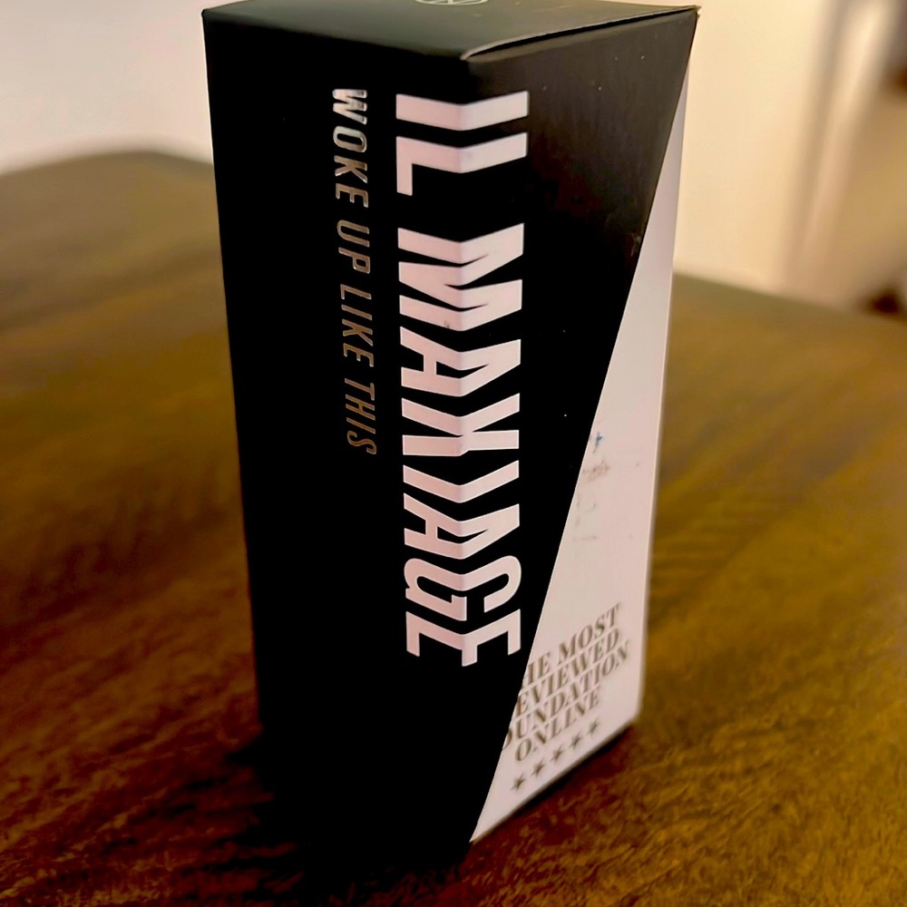 IL MAKIAGE FLAWLESS BASE FOUNDATION 010